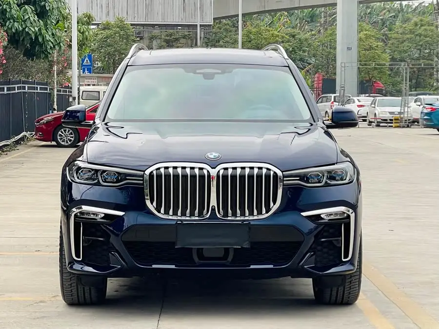 بي إم دبليو X7 2022 xDrive40i طراز تنفيذي حزمة M الرياضية