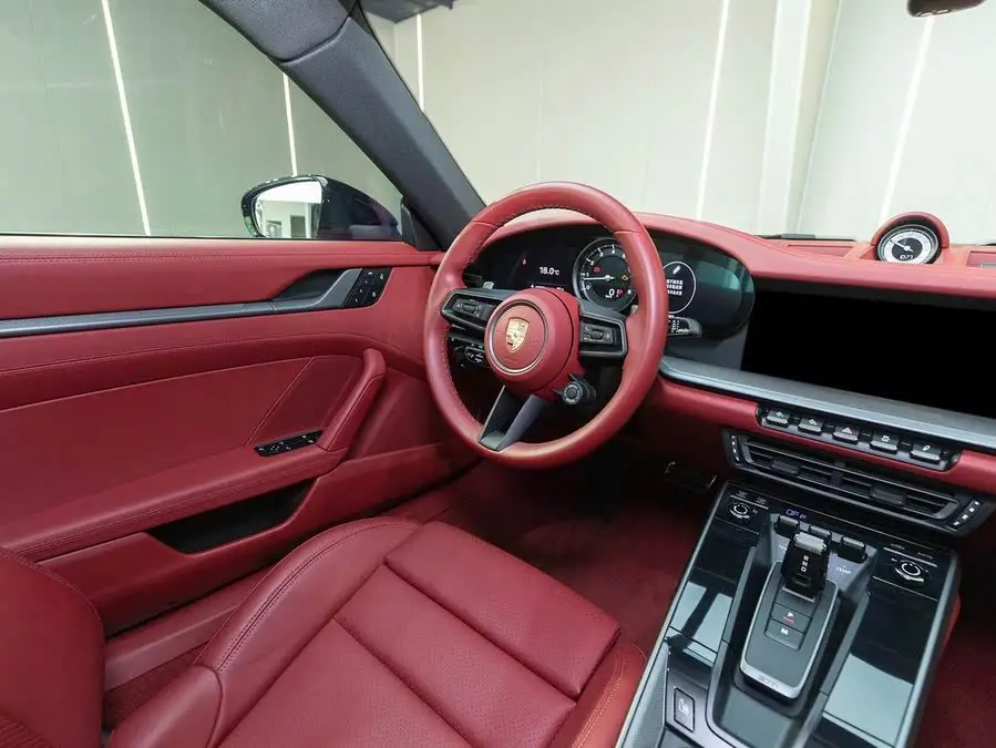 بورش 911 2023 كاريرا إس 3.0T