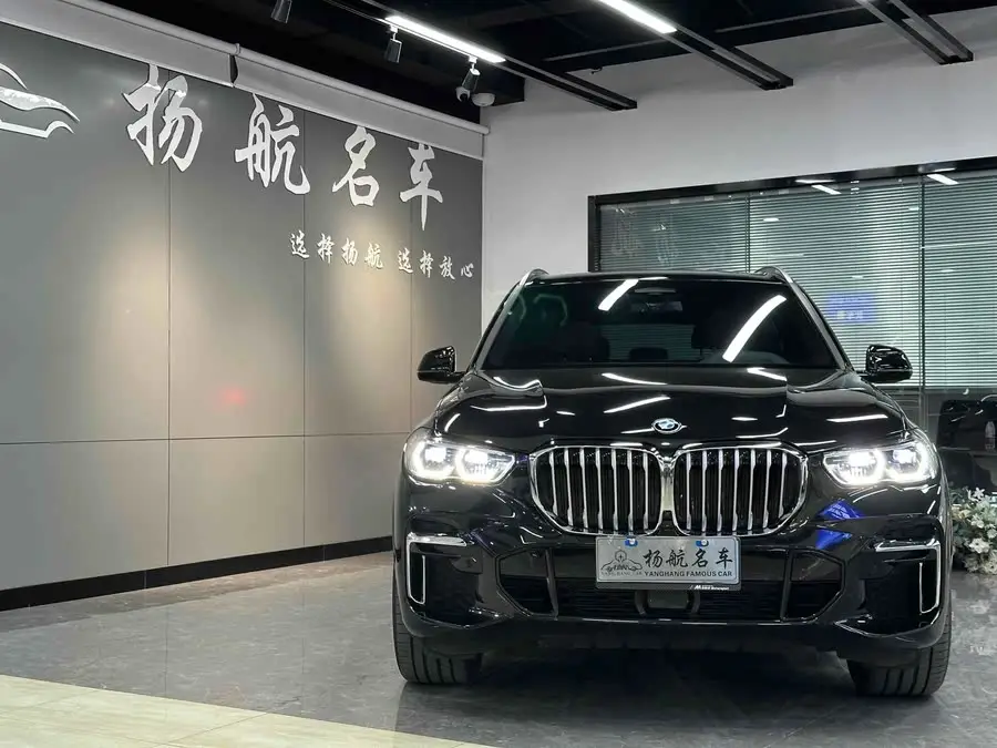 بي إم دبليو X5 2022 الطراز المحسن xDrive 40Li حزمة الرياضية الفاخرة M