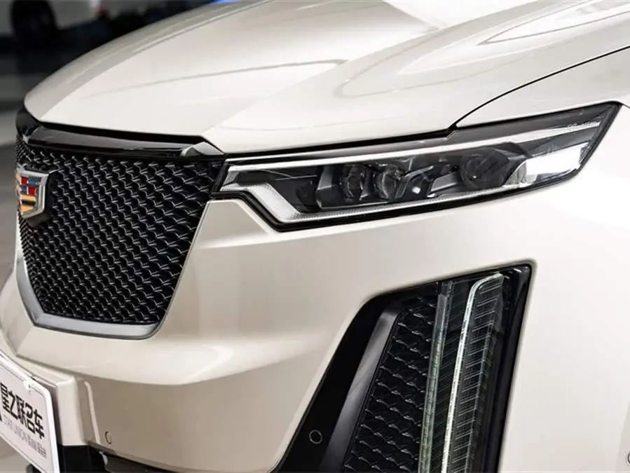 كاديلاك XT6 2021 2.0T ستة مقاعد دفع رباعي بلاتينيوم