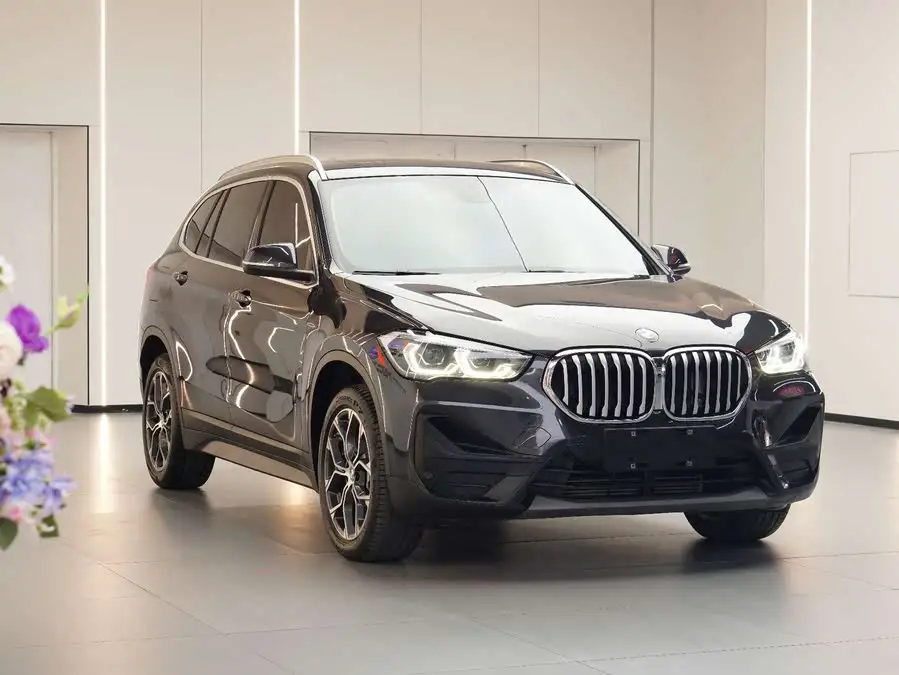 بي إم دبليو X1 2022 sDrive25Li النسخة الرائدة