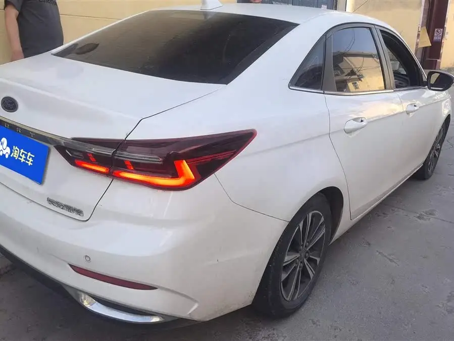 Ford Focus 2021 1.5L Automatic Diamond Edition