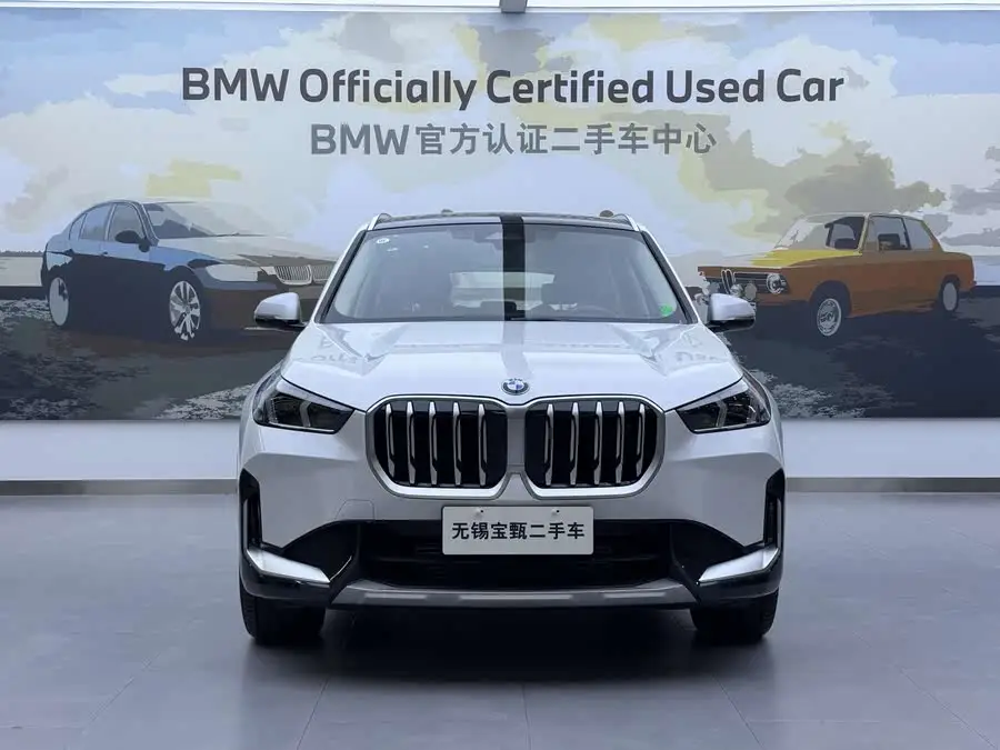 بي إم دبليو X1 2024 sDrive25Li حزمة تصميم X