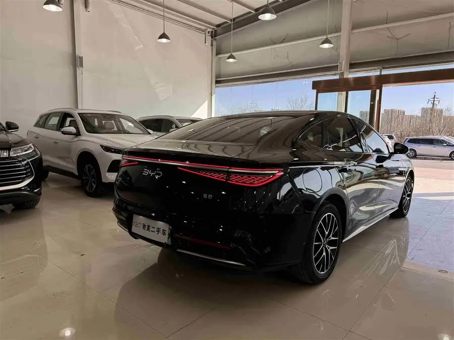 بكين أوتوموتيف 2024 سيال إصدار المجد DM-i 1.5L 121 كم الفاخر