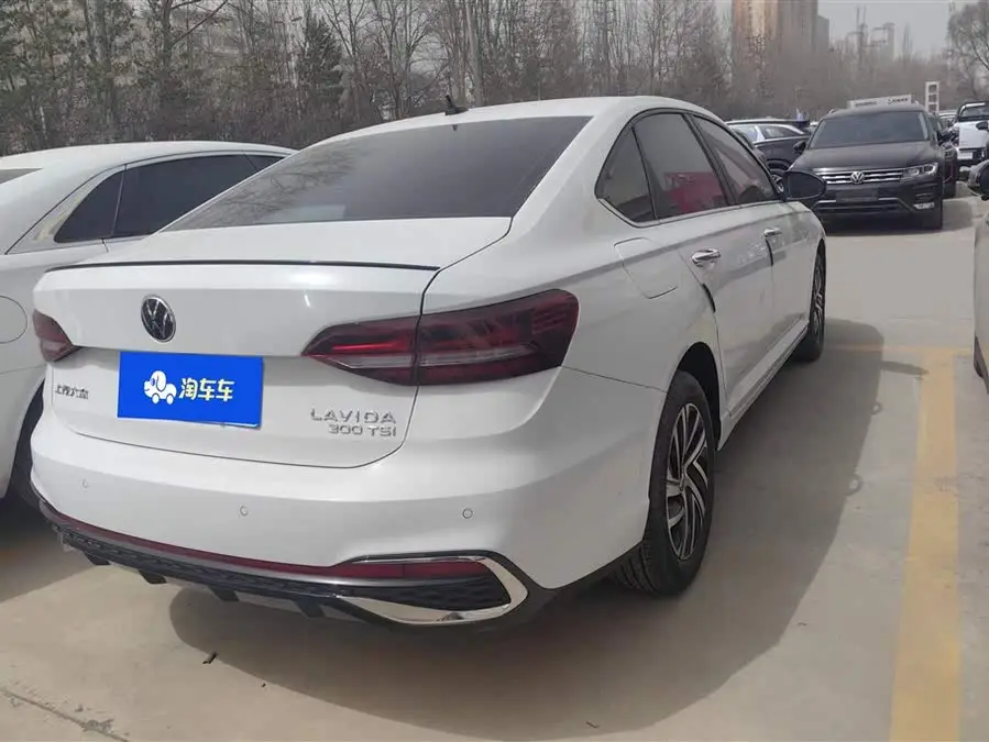 لافيدا 2023 300TSI DSG إصدار نجوم ممتعة بالكامل