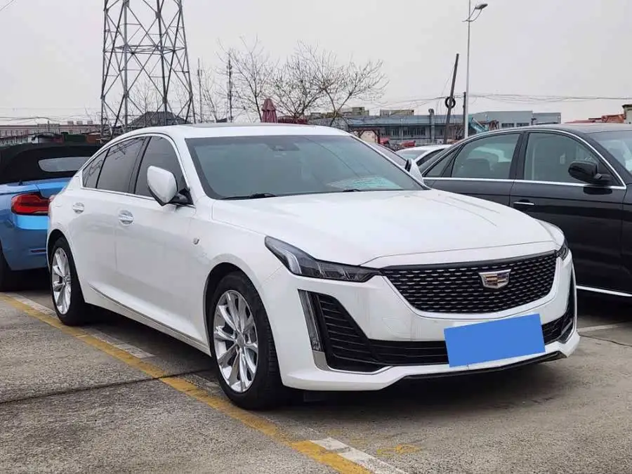 كاديلاك CT5 2022 28T الفاخرة