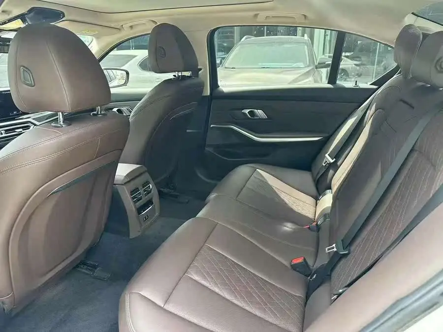 بي إم دبليو i3 2024 eDrive 35 L