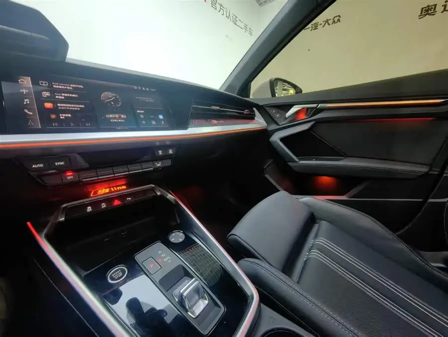 أودي A3 2022 فاستباك 35 TFSI إصدار رياضي أنيق