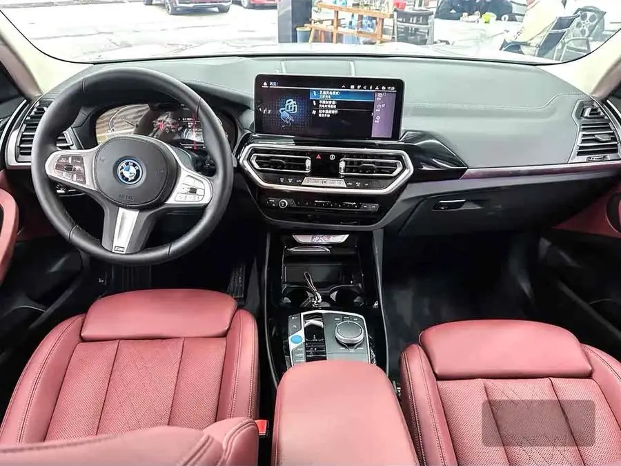 BMW iX3 2024 Leading Version