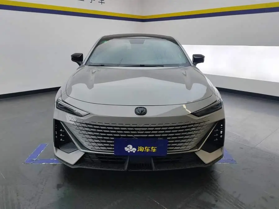 Changan UNI-V 2022 Model 1.5T Premium