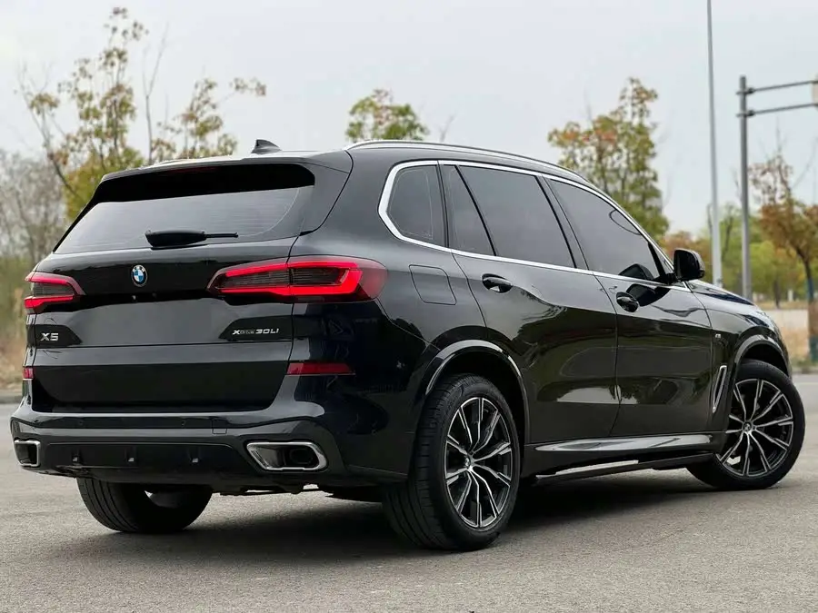 بي إم دبليو X5 2023 xDrive 30Li باقة M الرياضية الفاخرة