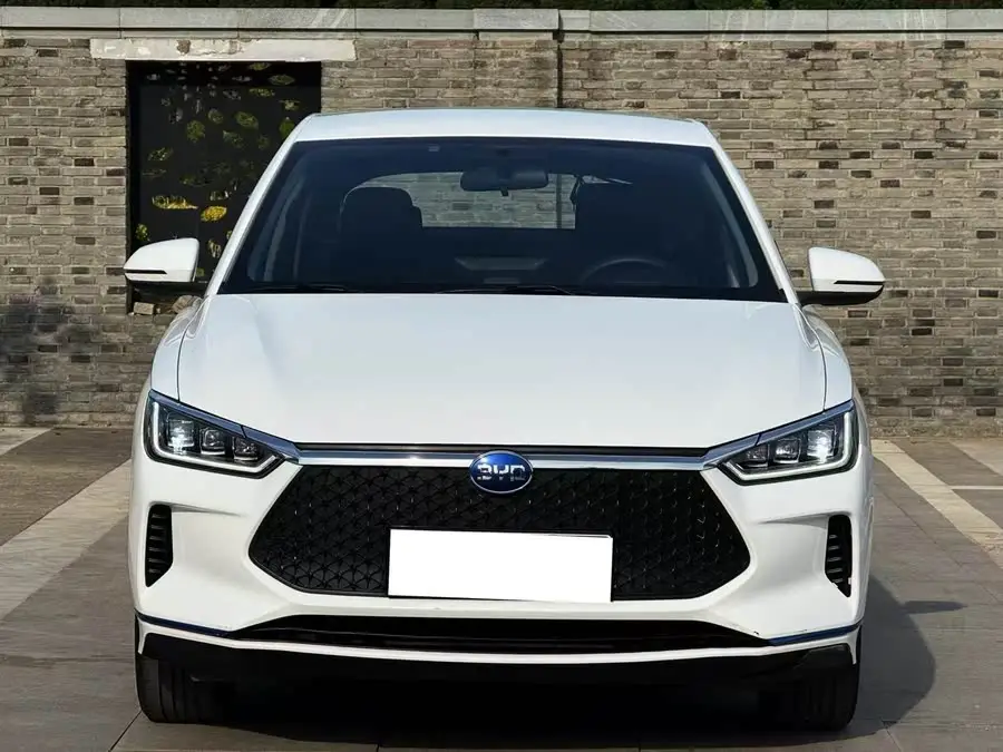 بي واي دي e2 2020 إصدار مطور نسخة المدى القياسي النموذج القياسي