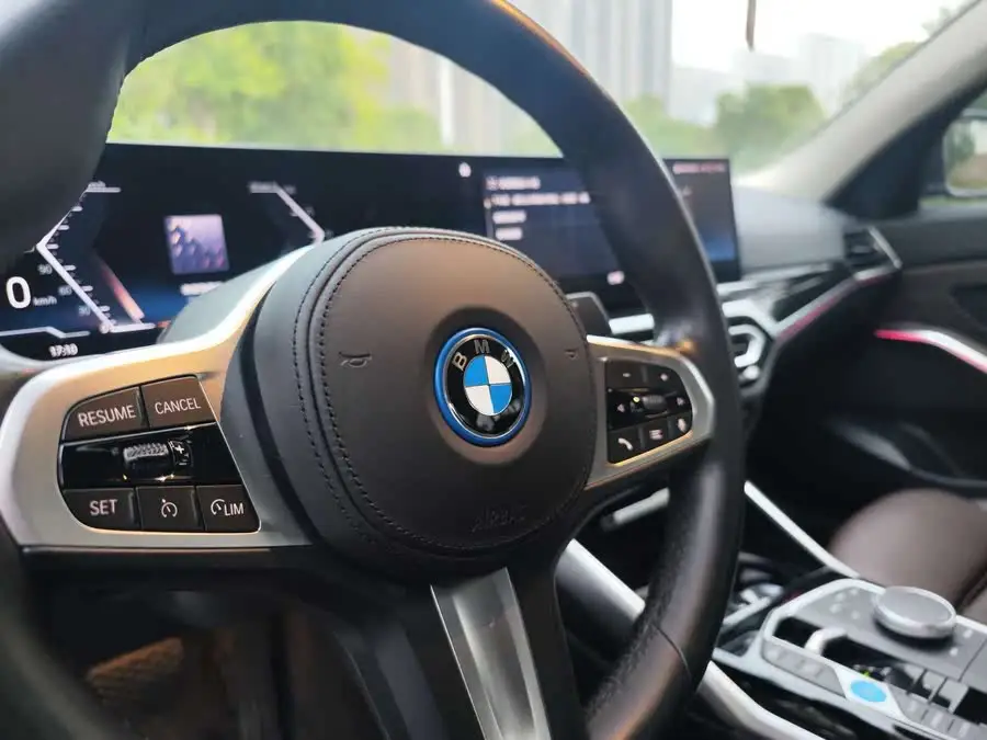 بي إم دبليو i3 2022 eDrive 35 L