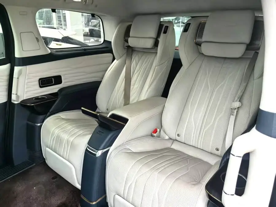 العصر 2023 نسخة 2.0T بأربعة مقاعد