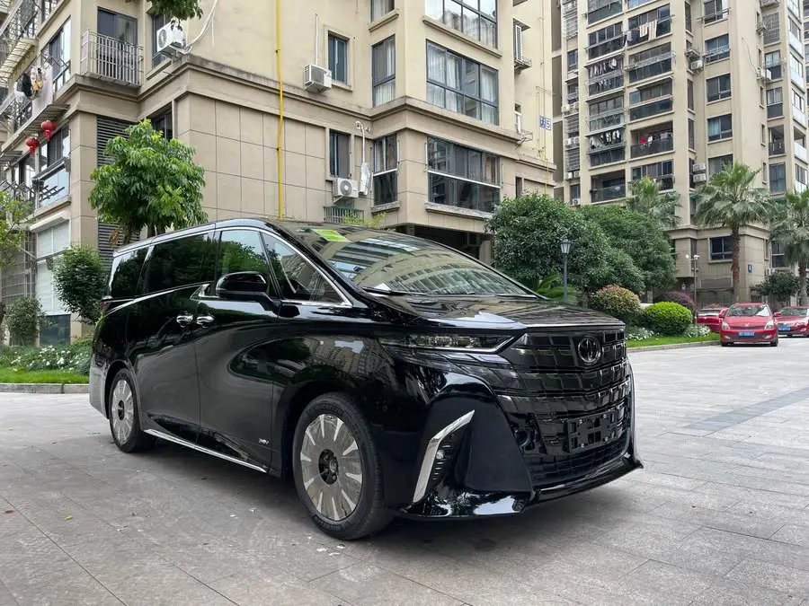 ألفارد 2024 هجين 2.5 لتر إصدار بريميوم