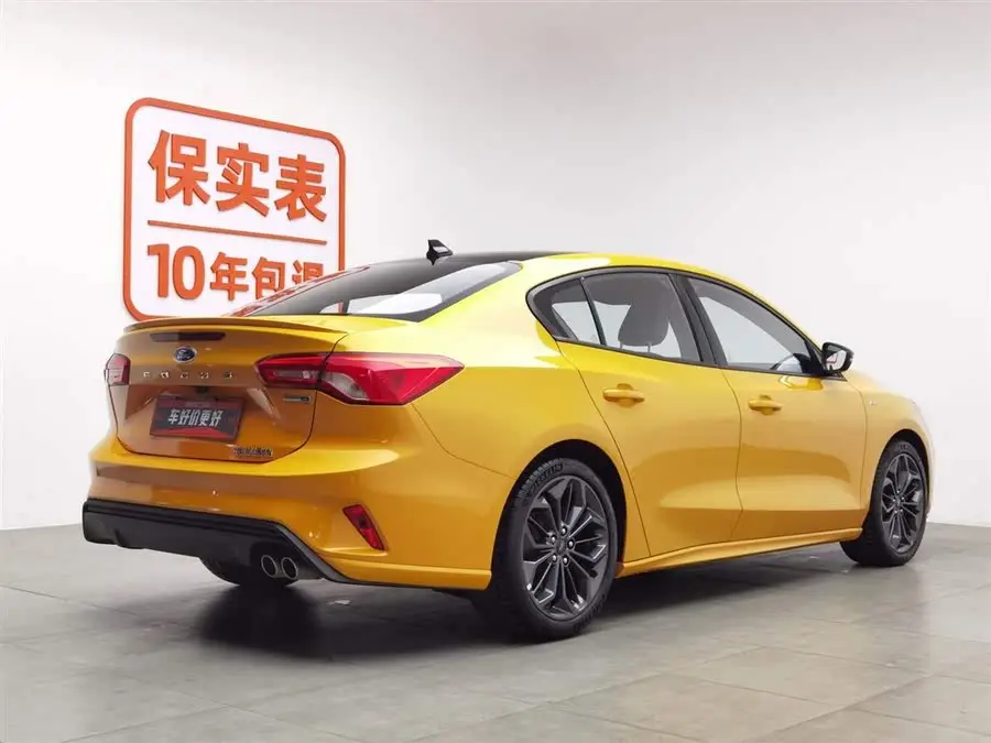 2022 فورد فوكس سيدان إيكو بوست 180 أوتوماتيكي ست لاين