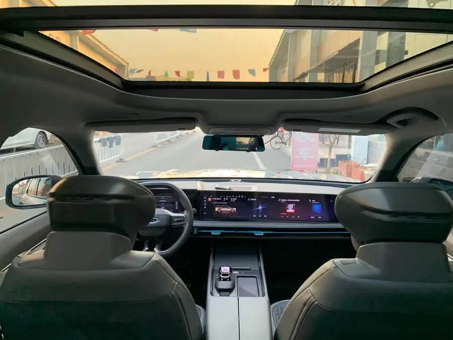 2023 Ford Edge Edge L 2.0T EcoBoost E Hybrid Two-Wheel Drive Luxury Model