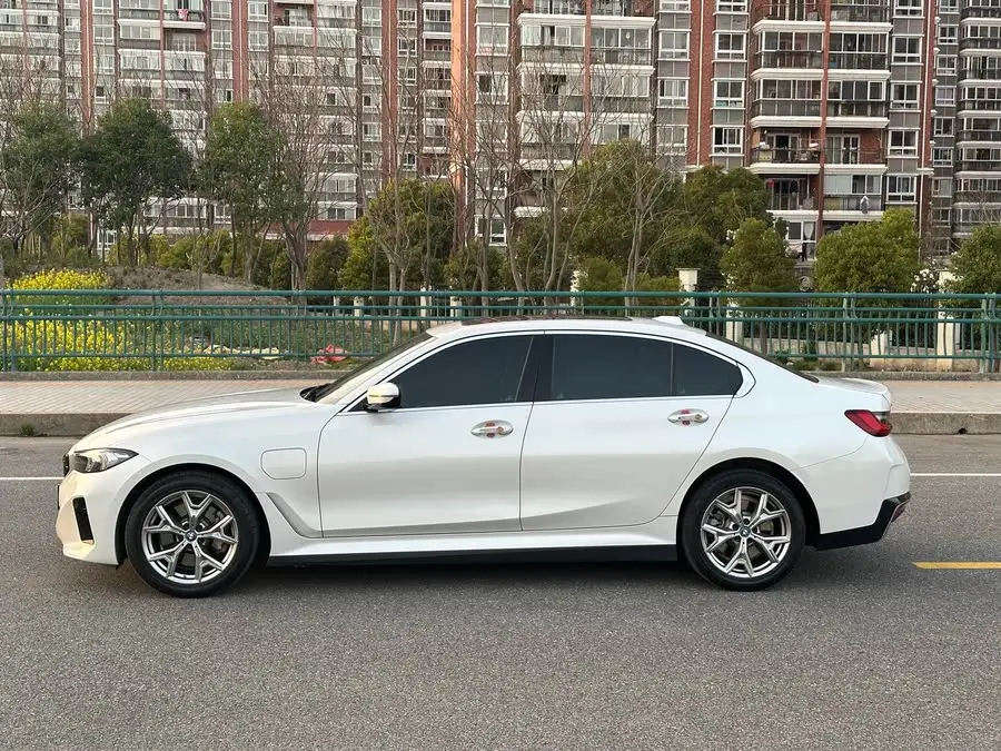 بي إم دبليو i3 2022 eDrive 35 L