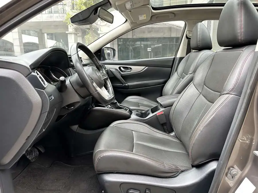 نيسان إكس تريل 2019 2.0 لتر CVT الفاخرة