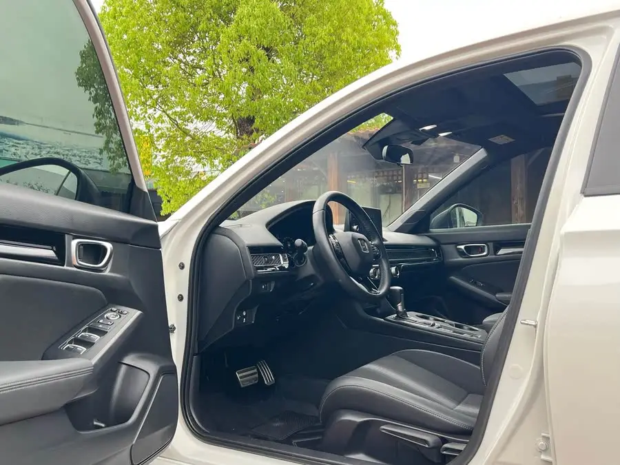 سيارة هوندا سيفيك 2023 هاتشباك 240TURBO CVT إكستريم إديشن