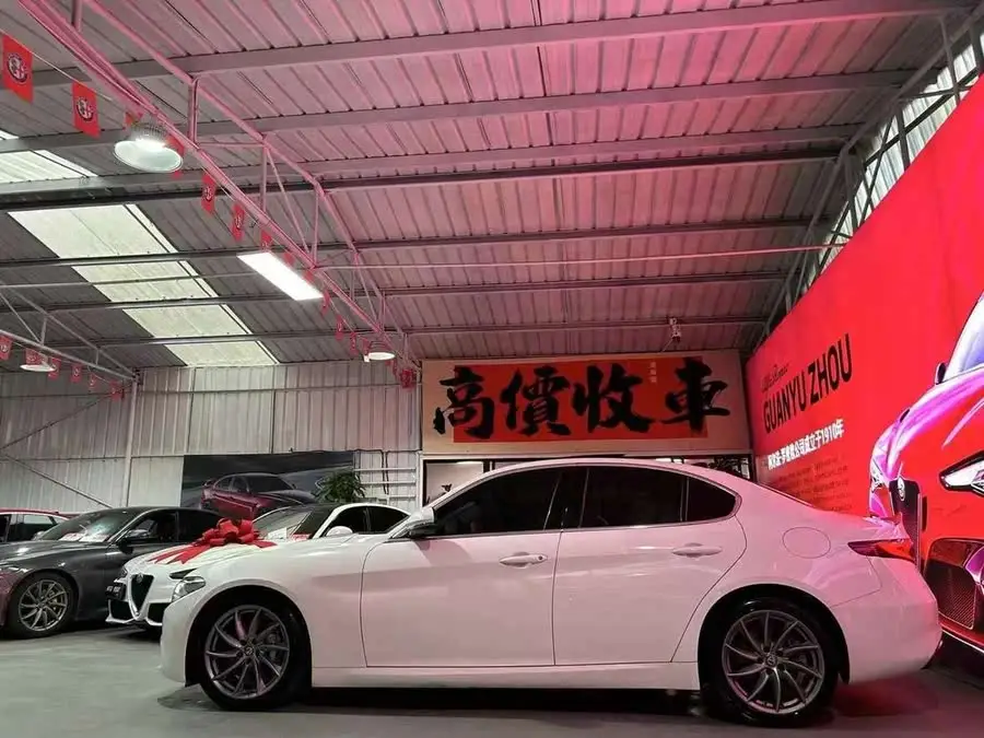 2020 جيوليا 2.0T 280HP إصدار الرياضية الفاخرة