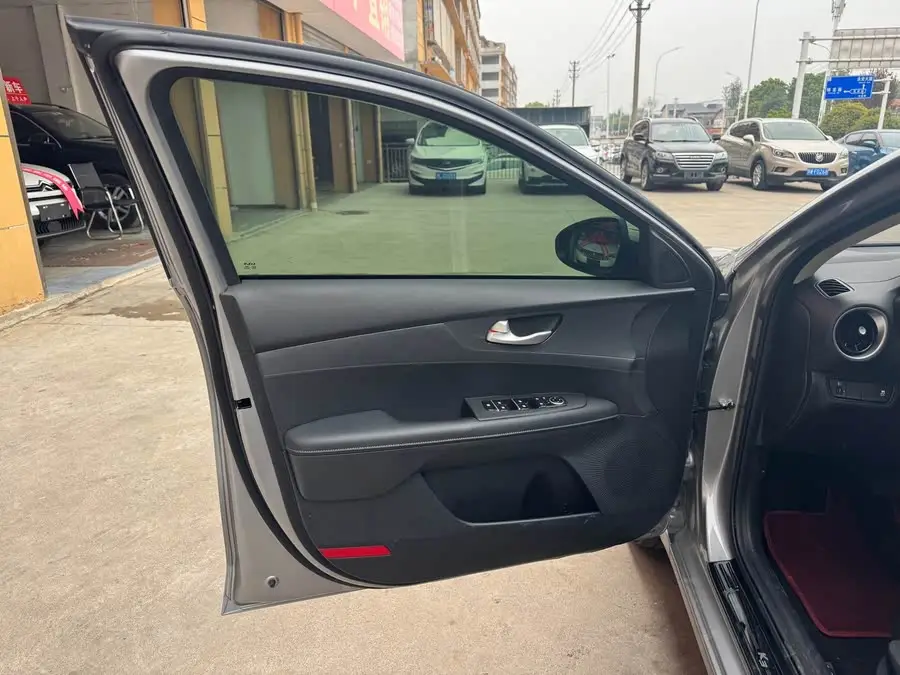 كيا K3 2021 1.5L CVT النسخة العصرية