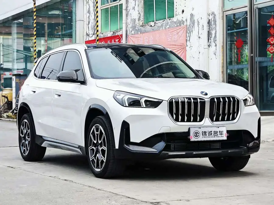 بي إم دبليو X1 2023 xDrive25Li حزمة تصميم X