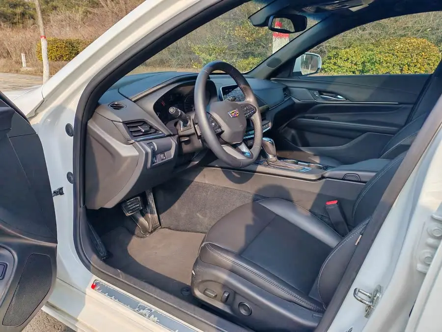 Cadillac CT4 2023 25T Luxury