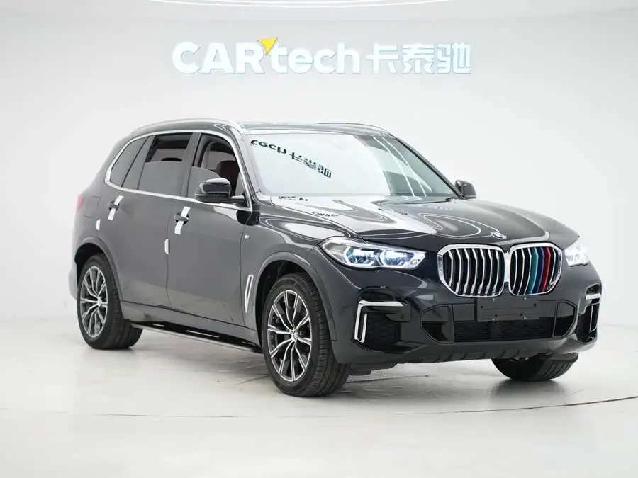 بي إم دبليو X5 طراز 2022 محدث xDrive 30Li حزمة M الرياضية التنفيذية