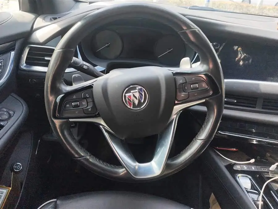 2022 إنفيجن بلس 652T دفع رباعي فئة بريميوم 6 مقاعد