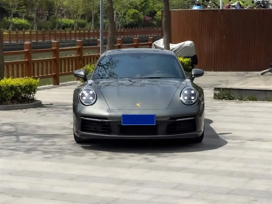 بورش 911 2023 كاريرا 3.0T
