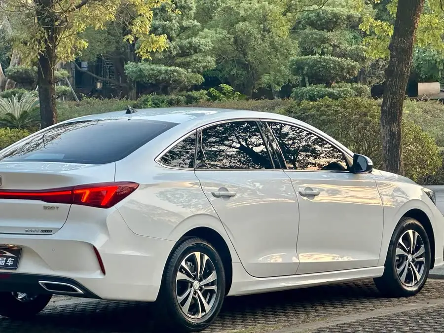 Yidong 2022 PLUS Blue Whale NE 1.4T GDI DCT Premium Edition