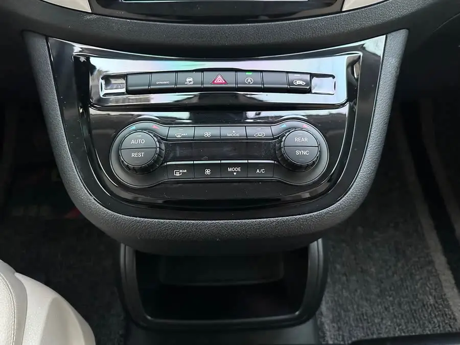 فيتو 2018 2.0T نسخة النخبة 7 مقاعد يورو V