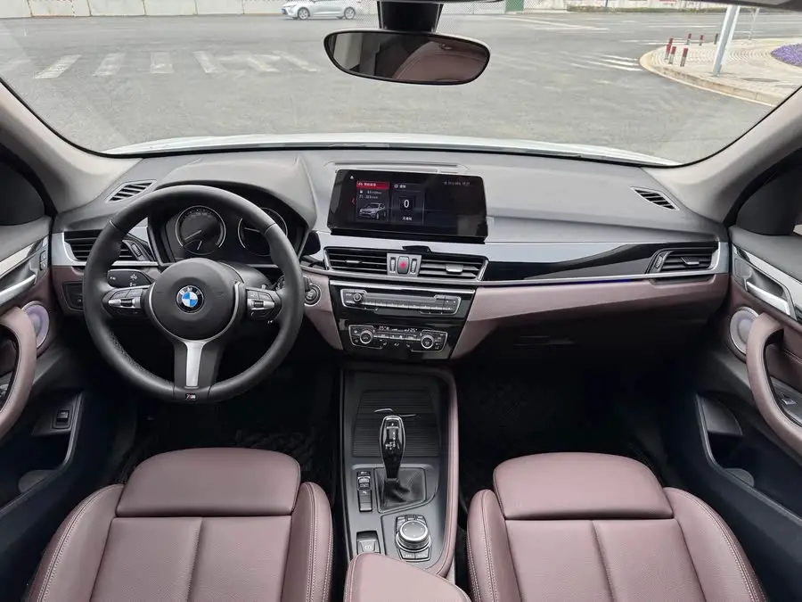 بي إم دبليو X1 2022 sDrive25Li إصدار رائد