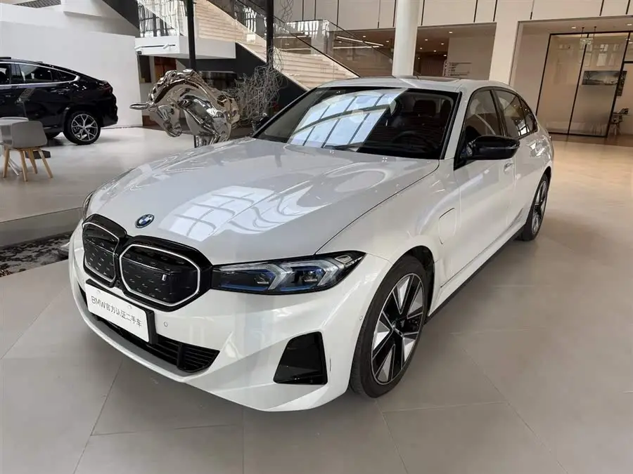 BMW i3 2023 eDrive 40 L Midnight Sport Package