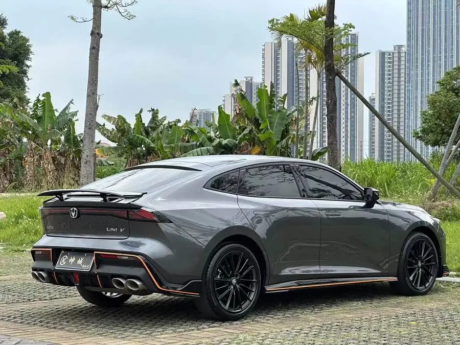 Changan UNI-V 2022 1.5T Sport Edition