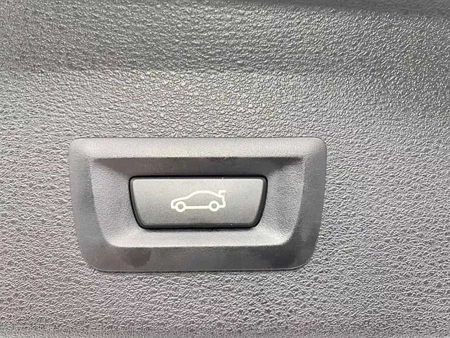 بي إم دبليو X1 2022 sDrive20Li النسخة العصرية