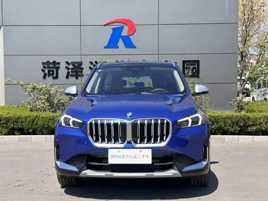 بي إم دبليو X1 2024 xDrive25Li حزمة تصميم X