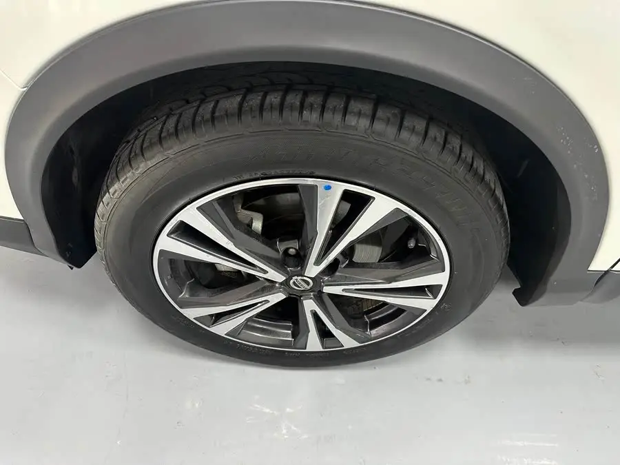 2021 نيسان قشقاي 2.0 لتر CVT النسخة الفاخرة