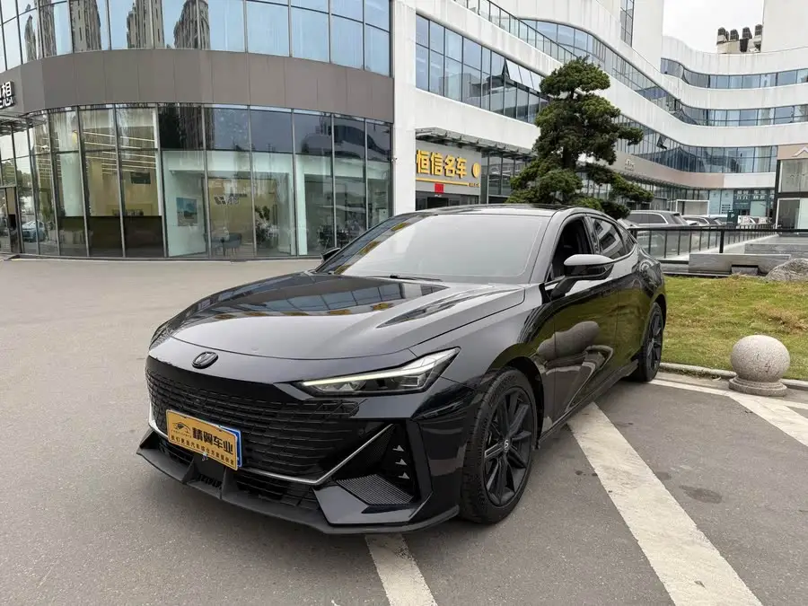 Changan UNI-V 2023 1.5T Smart Navigation Edition