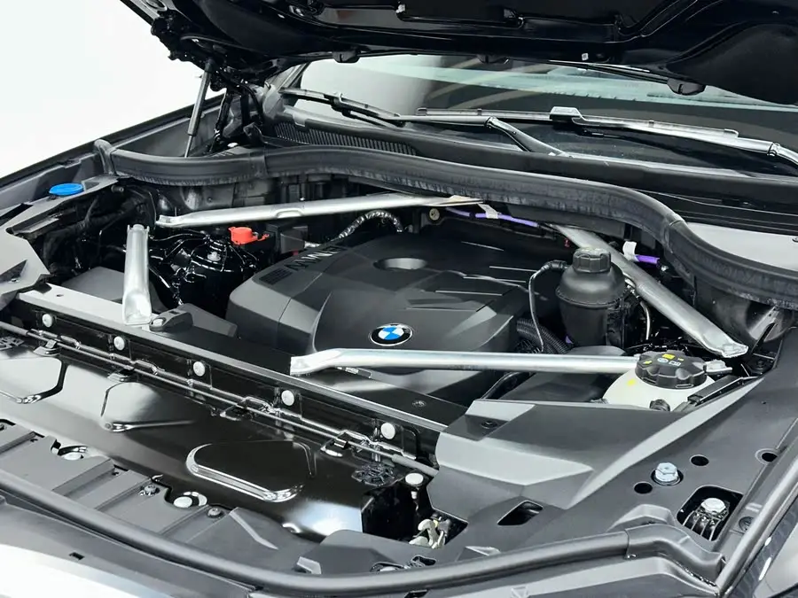 بي إم دبليو X5 2023 xDrive 30Li حزمة M الرياضية المميزة