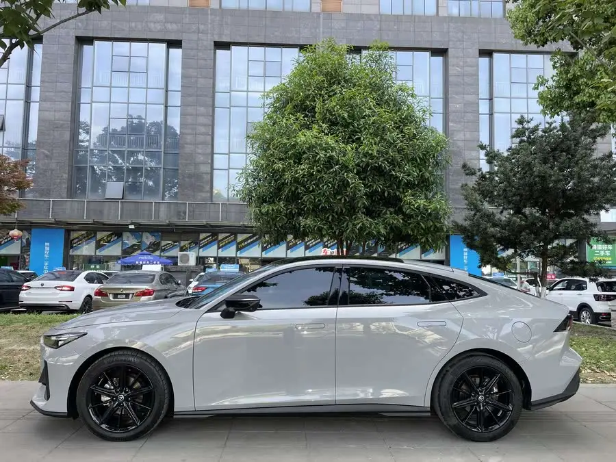 Changan UNI-V 2022 1.5T Premium