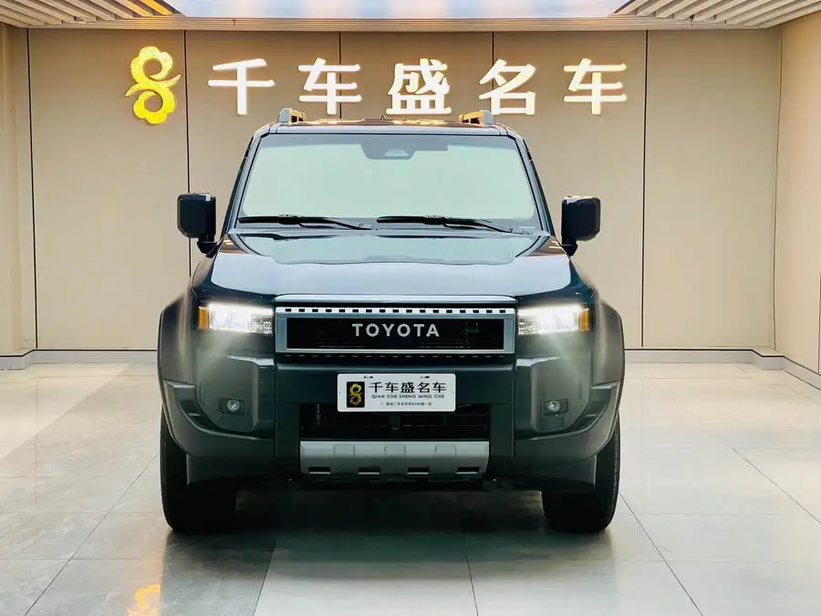 برادو 2024 2.4T نسخة TX الشاملة 6 مقاعد