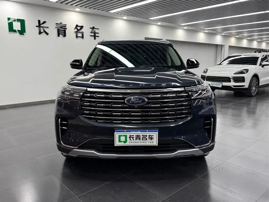 مستكشف 2023 EcoBoost 285 بنظام الدفع الرباعي Trend Plus 7 مقاعد