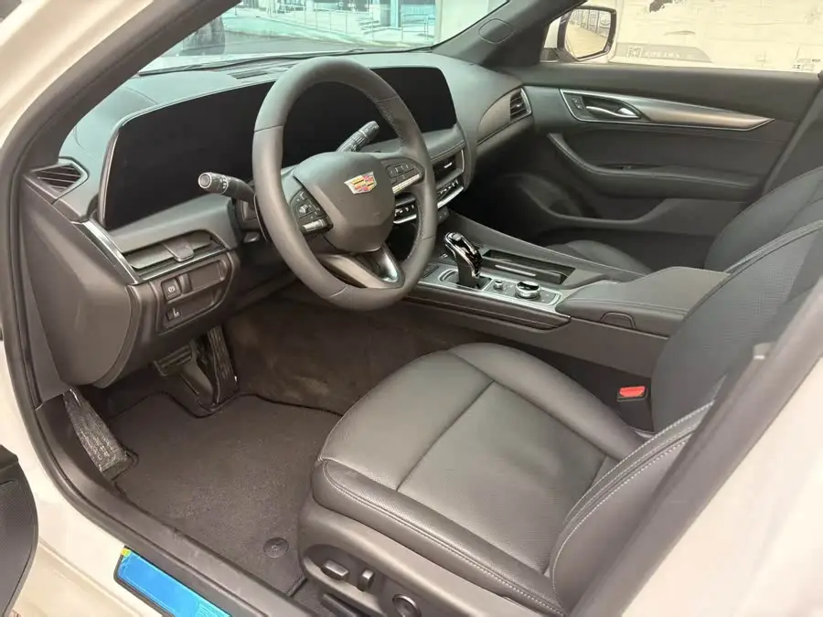 كاديلاك CT5 2024 28T برو الفاخر