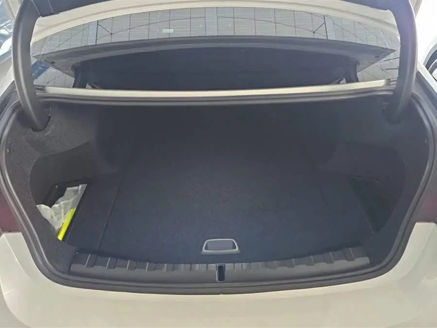 بي إم دبليو i3 2024 eDrive 35 L