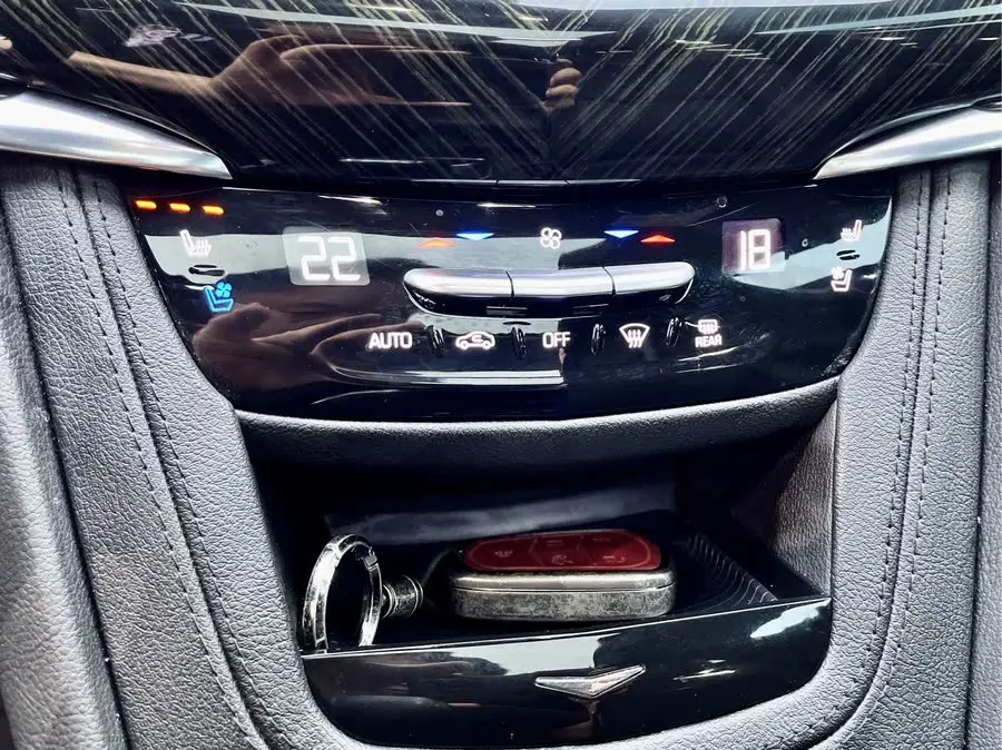 كاديلاك XT6 2021 2.0T ذو ستة مقاعد ودفع رباعي فاخرة