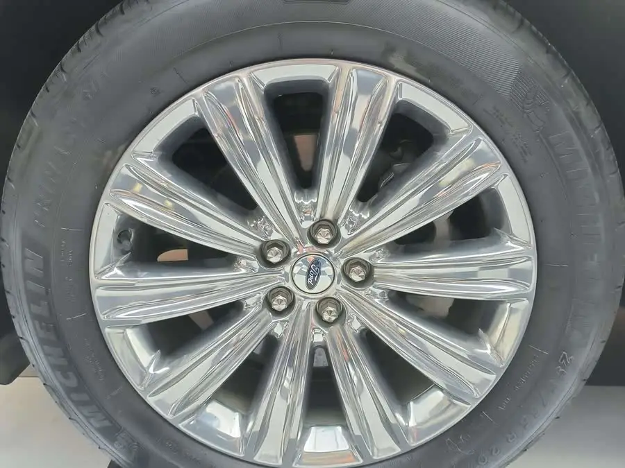 مستكشف 2020 EcoBoost 285 نسخة تيتانيوم رباعية الدفع 7 مقاعد