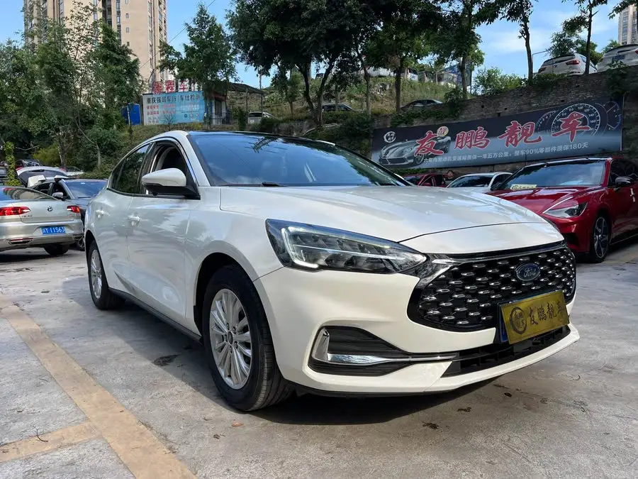 فورد فوكس 2021 سيدان إيكوبوست 180 أوتوماتيكي عصري