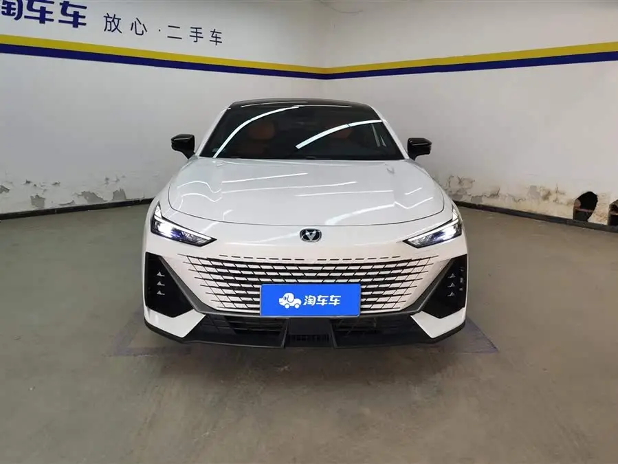 Changan UNI-V 2022 1.5T Premium